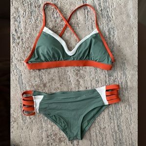 Eidon Women’s Bikini Top and Bottoms
